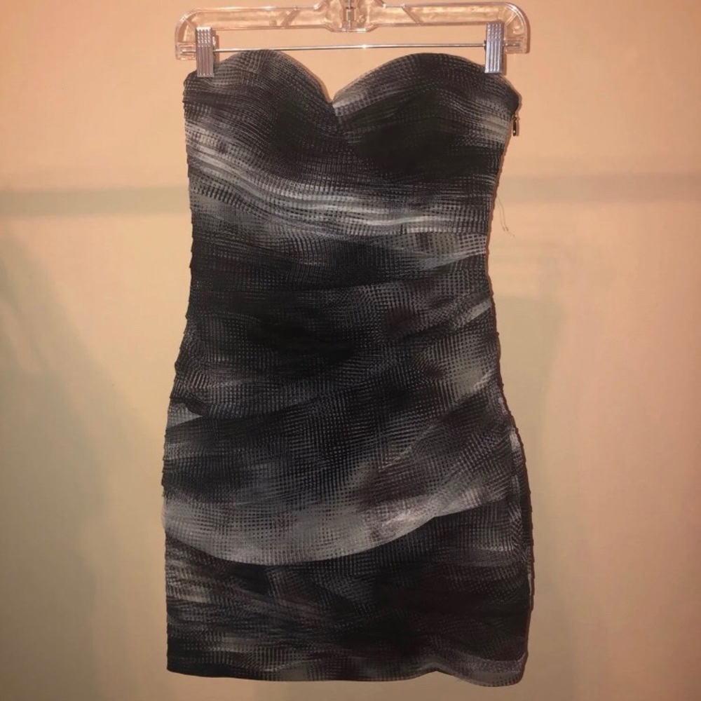 BCBG MaxAzria Cocktail Dress size 6 (2-4)
